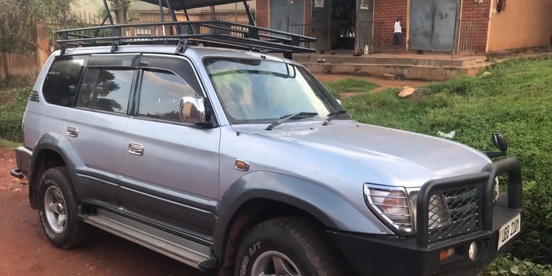 4×4 Land Crusier TX with pop-up roof