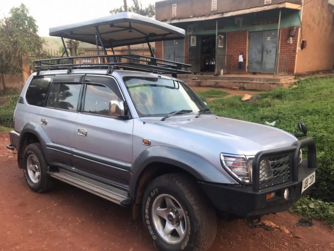 4×4 Land Crusier TX with pop-up roof